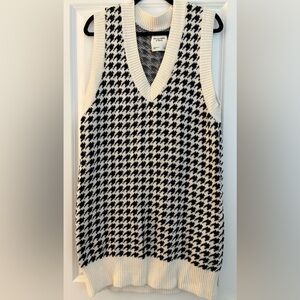 Abercrombie & Fitch Black and White Houndstooth Sweater Dress